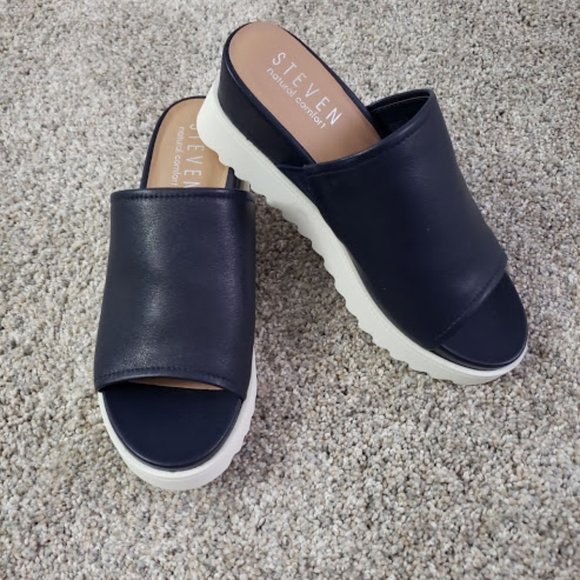 NWOT Navy platform sandals by Steven SZ 6.5 - Picture 1 of 4